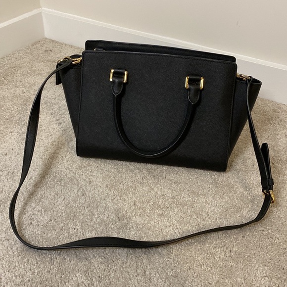 Michael kors Selma purse in black - Picture 2 of 7